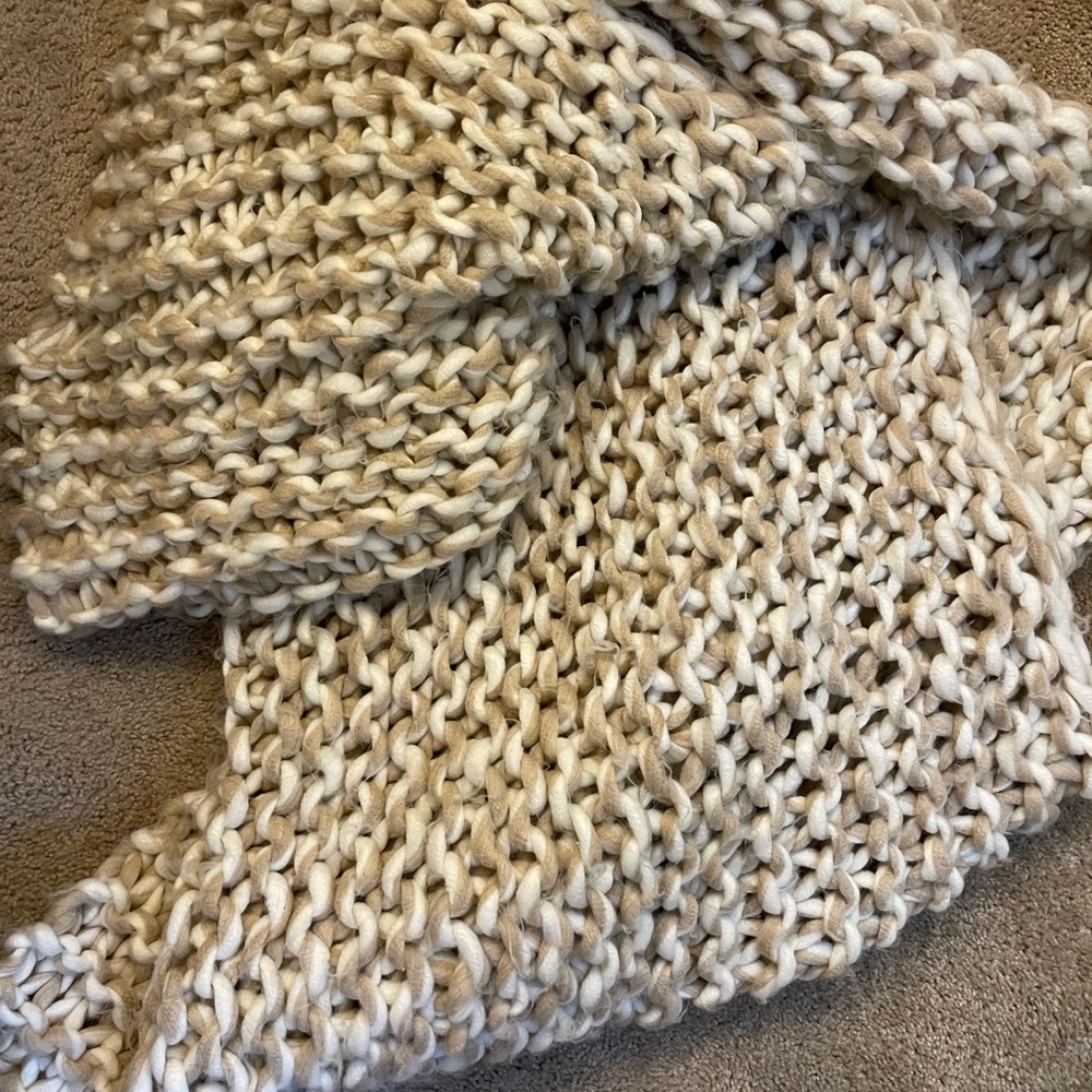 Pottery barn chunky hand knit throw blanket
